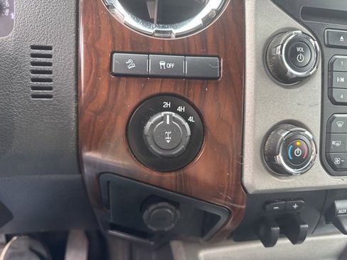 Used 2013 Ford F250 Lariat w/ Chrome Pkg image 21