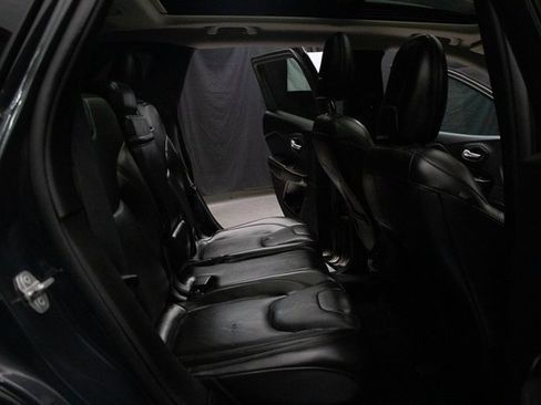 Used 2016 Jeep Cherokee Trailhawk w/ Comfort/Convenience Group image 18