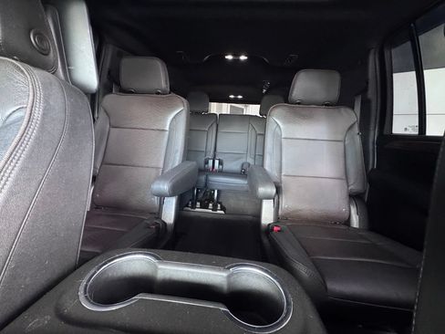 Used 2023 Chevrolet Suburban High Country AWD/4WD image 24