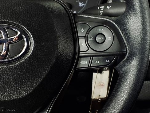 Used 2025 Toyota Corolla LE image 20