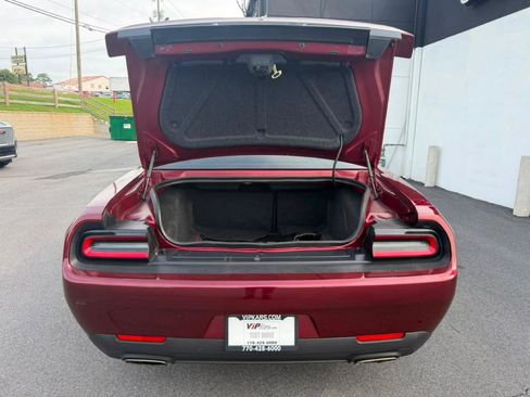 Used 2019 Dodge Challenger SXT RWD image 22