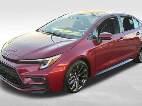 Used 2025 Toyota Corolla SE FWD image 2