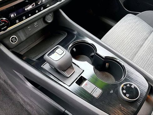 Used 2023 Nissan Rogue SV image 15