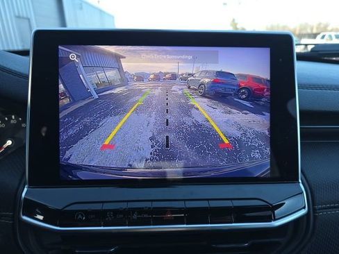 Used 2023 Jeep Compass Altitude image 15