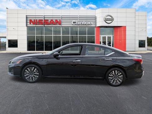 New 2025 Nissan Altima 2.5 SV image 6