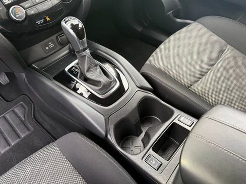 Certified 2022 Nissan Rogue Sport SV image 22