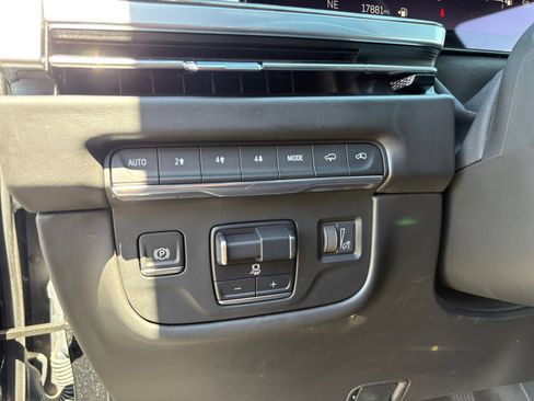 Used 2025 Cadillac Escalade Sport Platinum AWD/4WD image 26
