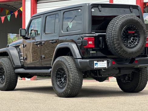 Used 2021 Jeep Wrangler Unlimited Sahara AWD/4WD image 6