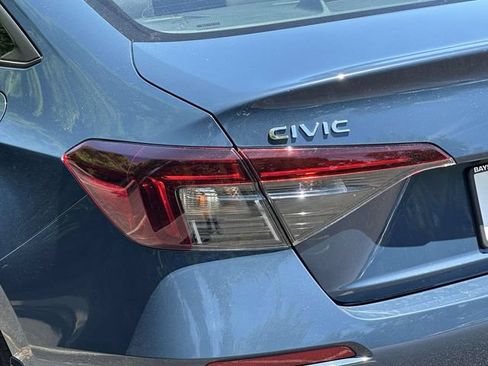 Certified 2025 Honda Civic Sport image 9