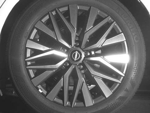 Used 2025 Nissan Altima 2.5 SV FWD image 14