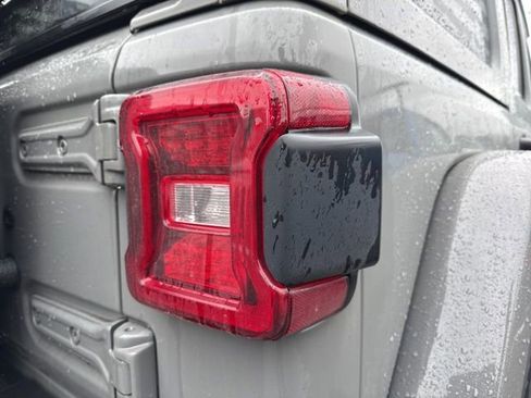 Used 2021 Jeep Wrangler Unlimited Rubicon 4xe w/ Cold Weather Group image 17