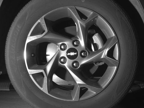 Used 2025 Chevrolet Trax LT FWD image 13