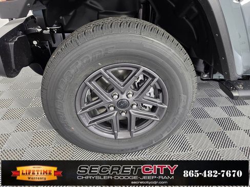 New 2025 Jeep Gladiator Sport image 9