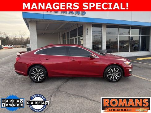 Used 2025 Chevrolet Malibu RS FWD image 2