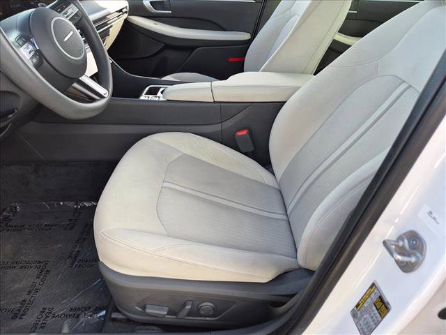 Used 2025 Hyundai Sonata SEL FWD image 21