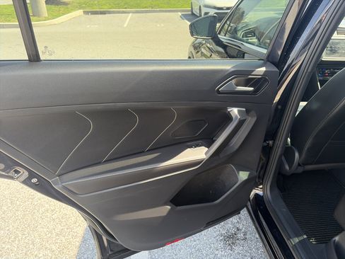 Used 2024 Volkswagen Tiguan SEL R-Line image 45