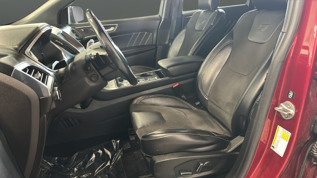 Used 2019 Ford Edge ST w/ Equipment Group 401A AWD/4WD image 9