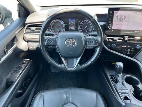 Used 2023 Toyota Camry SE FWD image 12