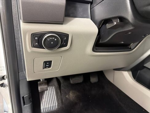 Used 2017 Ford F150 XLT w/ Equipment Group 302A Luxury AWD/4WD image 13