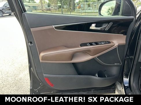 Used 2020 Kia Sorento SX image 12