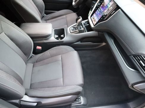 Used 2023 Subaru Outback Premium image 40