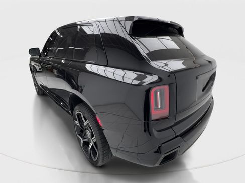 Used 2025 Rolls-Royce Cullinan Black Badge AWD/4WD image 12