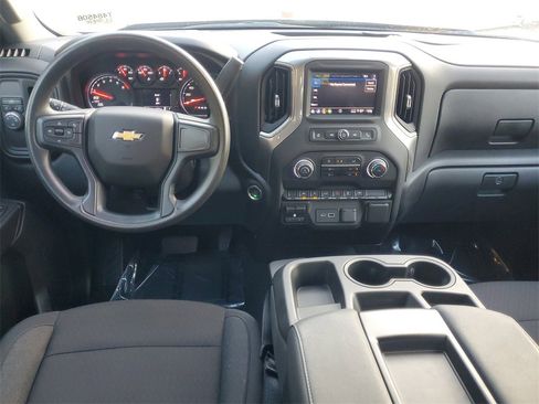 Used 2025 Chevrolet Silverado 1500 Custom image 8
