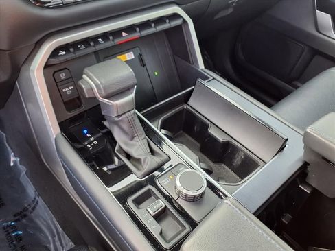 Used 2024 Toyota Tundra Platinum image 9