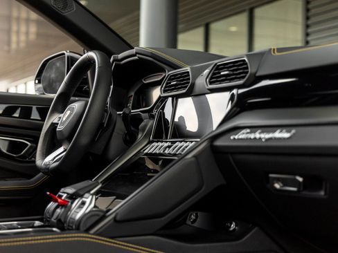 Used 2024 Lamborghini Urus S AWD/4WD image 49