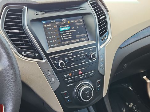 Used 2017 Hyundai Santa Fe Sport FWD image 18