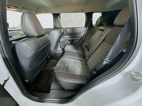 Used 2024 Mitsubishi Outlander SE image 28