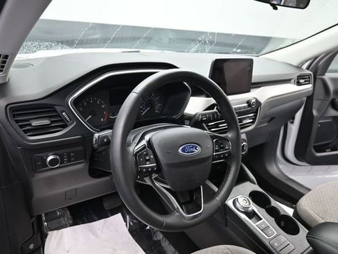 Used 2022 Ford Escape SE w/ SE Sport Appearance Package AWD/4WD image 14