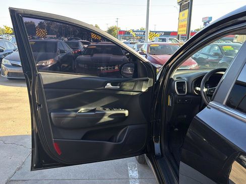 Used 2020 Kia Sportage LX FWD image 12