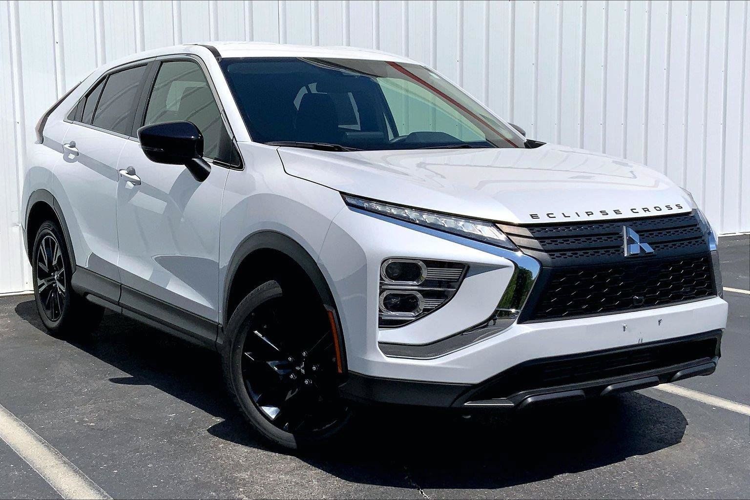 Used 2024 Mitsubishi Eclipse Cross LE AWD/4WD image 2