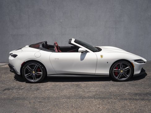 Used 2026 Ferrari Roma Spider RWD image 6