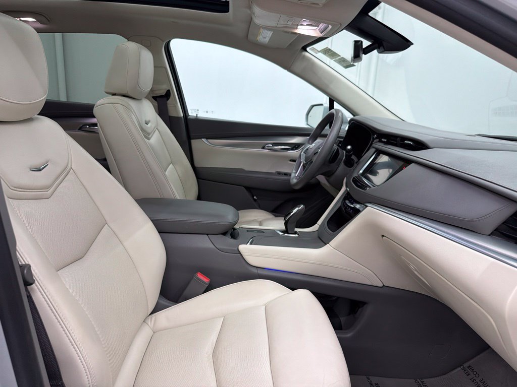 Used 2017 Cadillac XT5 Luxury FWD image 31