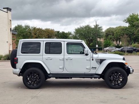 Certified 2022 Jeep Wrangler Unlimited Sahara image 2