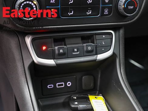 Used 2024 GMC Terrain SLE FWD image 12