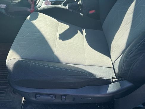 Used 2022 Toyota Tacoma TRD Off-Road image 8