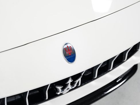 Used 2017 Maserati Quattroporte S GranSport Q4 image 9