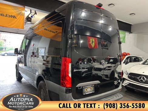 Used 2024 Mercedes-Benz Sprinter 2500 image 3