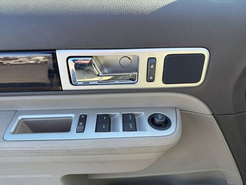 Used 2009 Lincoln MKX Base image 26