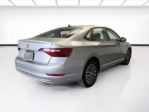Used 2020 Volkswagen Jetta SE FWD image 4