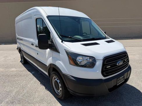 Used 2019 Ford Transit 250 148 Medium Roof RWD image 3