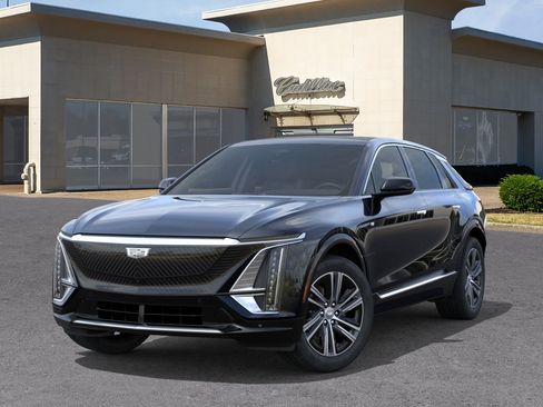 New 2026 Cadillac Lyriq Premium Luxury w/ LPO, Floor Liner Package AWD/4WD image 30