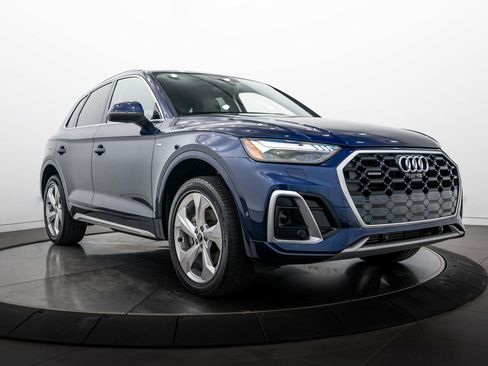 Certified 2023 Audi Q5 2.0T Prestige w/ Prestige Package AWD/4WD image 1