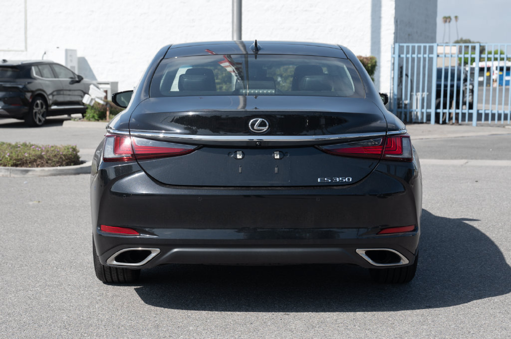 Used 2025 Lexus ES 350 w/ Premium Package FWD image 5