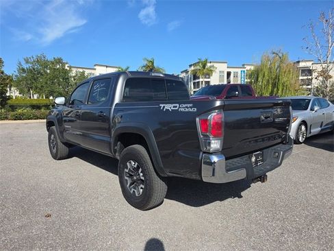 Used 2020 Toyota Tacoma TRD Off-Road image 3