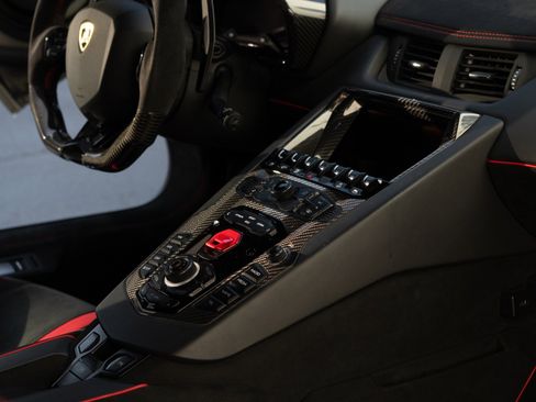 Used 2019 Lamborghini Aventador SVJ image 47