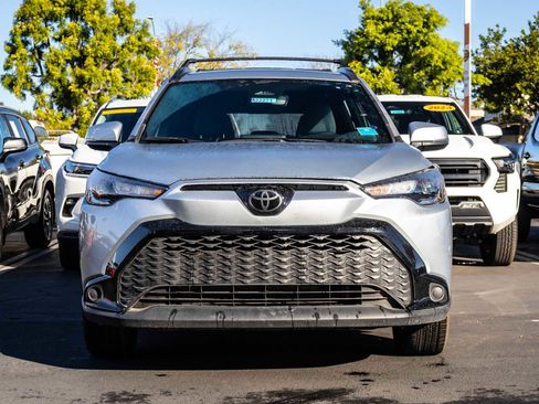 Certified 2024 Toyota Corolla Cross SE image 2